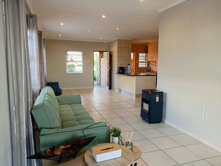 To Let 3 Bedroom Property for Rent in Beacon Bay North Eastern Cape